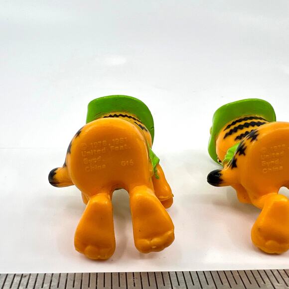 Vintage 1987 McDonald's Toy Garfield Figure One Toy Only Stocking Stuffer - Picture 2 of 3